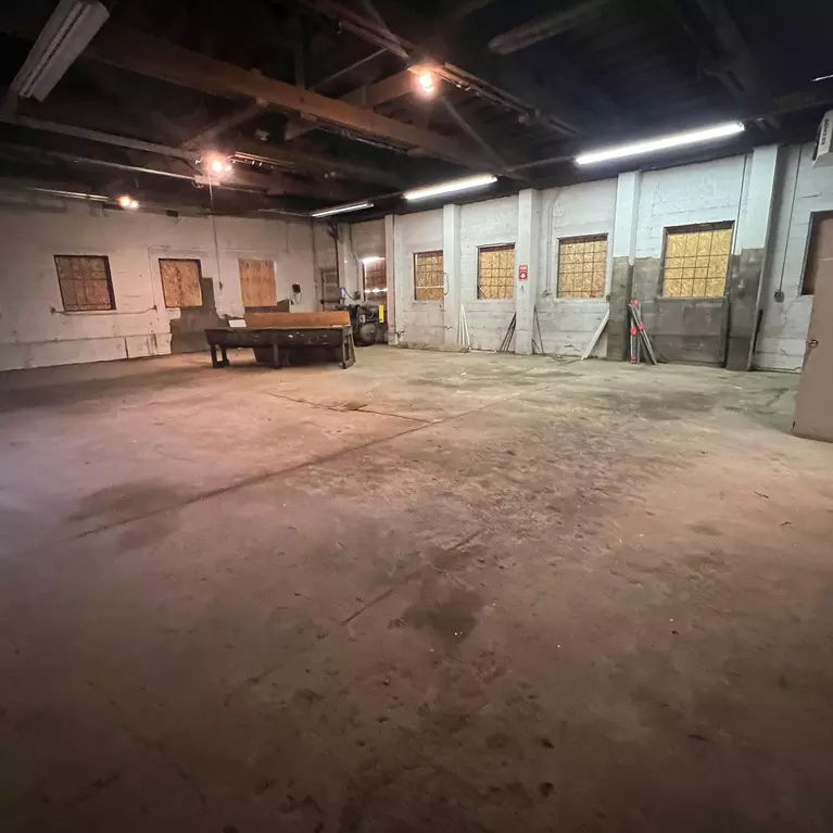 Interior E-W 15
